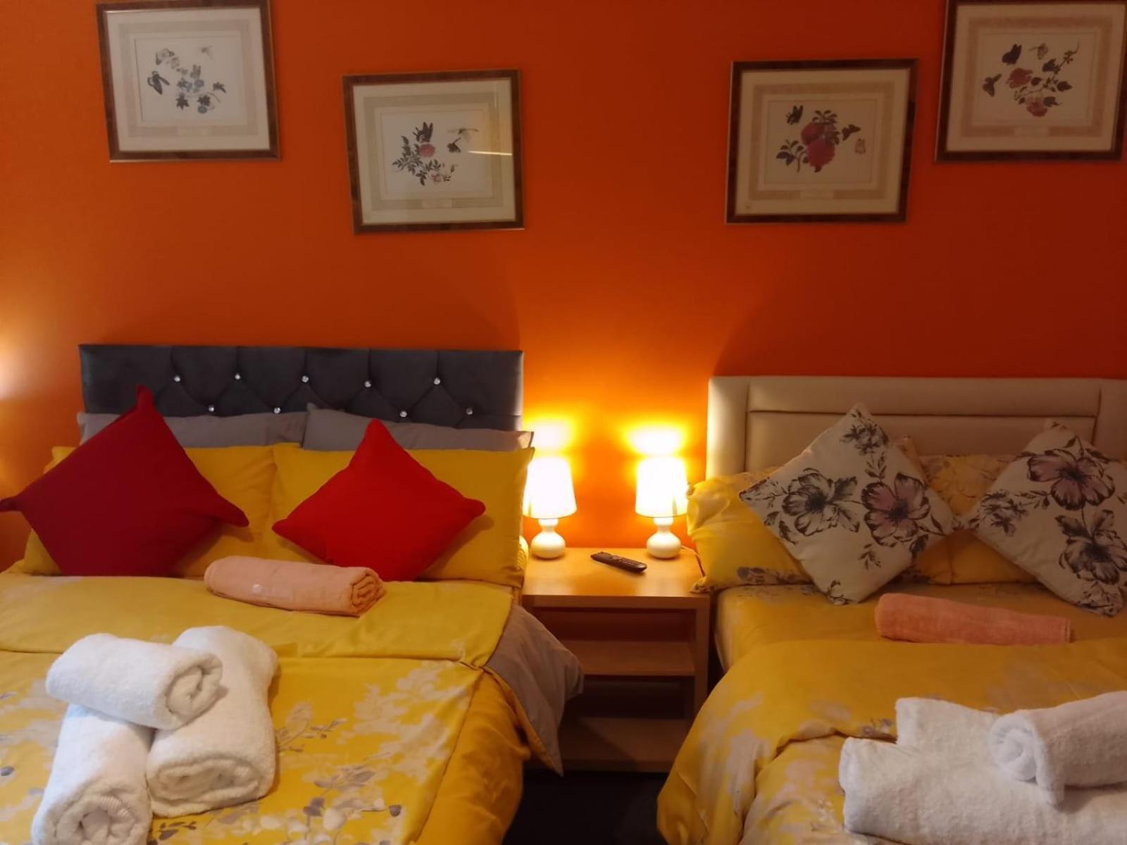 Ideal Home & Cottage Inviting 4 Bedroom Apartments Walsall Bagian luar foto